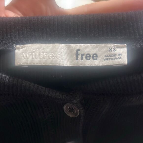 ✨Aritzia Wilfred Free Mavis Black Sz XS T-Shirt✨ - Picture 5 of 7